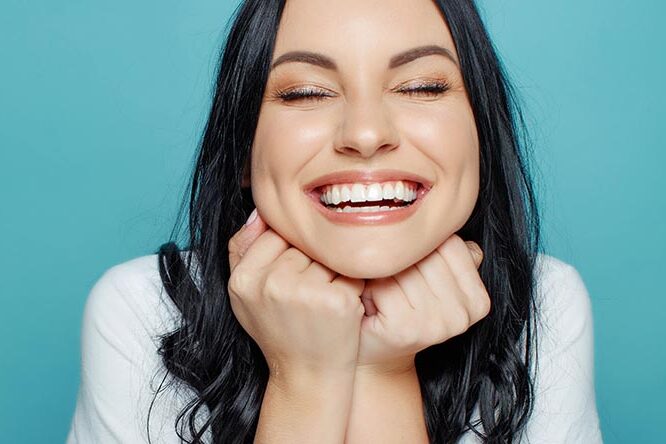 Gesunde Zähne senken das Risiko für schwere Covid-19-Verläufe