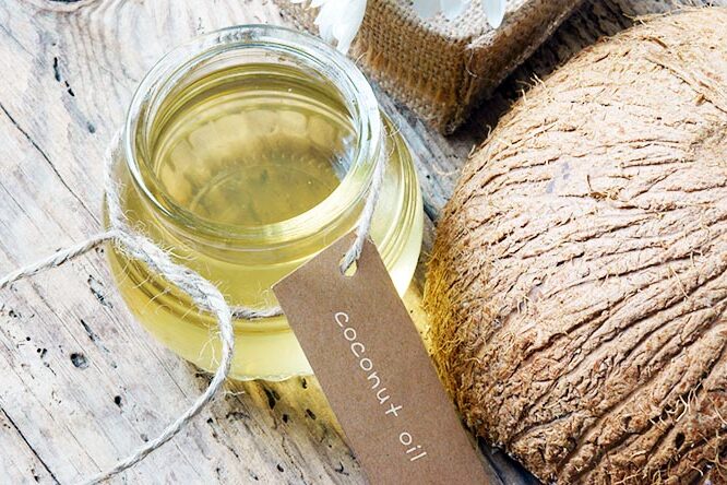 Zahnpflege mit Kokosnussöl — was verbirgt sich hinter dem Trend?